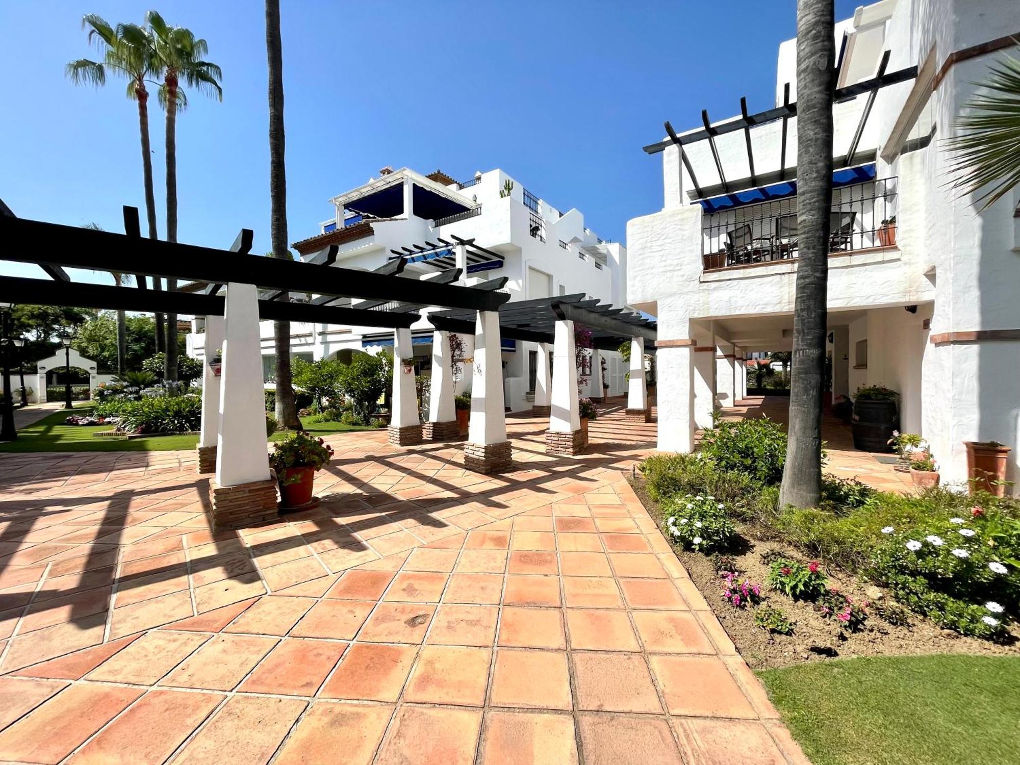 מארבלה Solguest Apt A 7 Minutos De Puerto Banus 1ª Linea Playa!!! מראה חיצוני תמונה