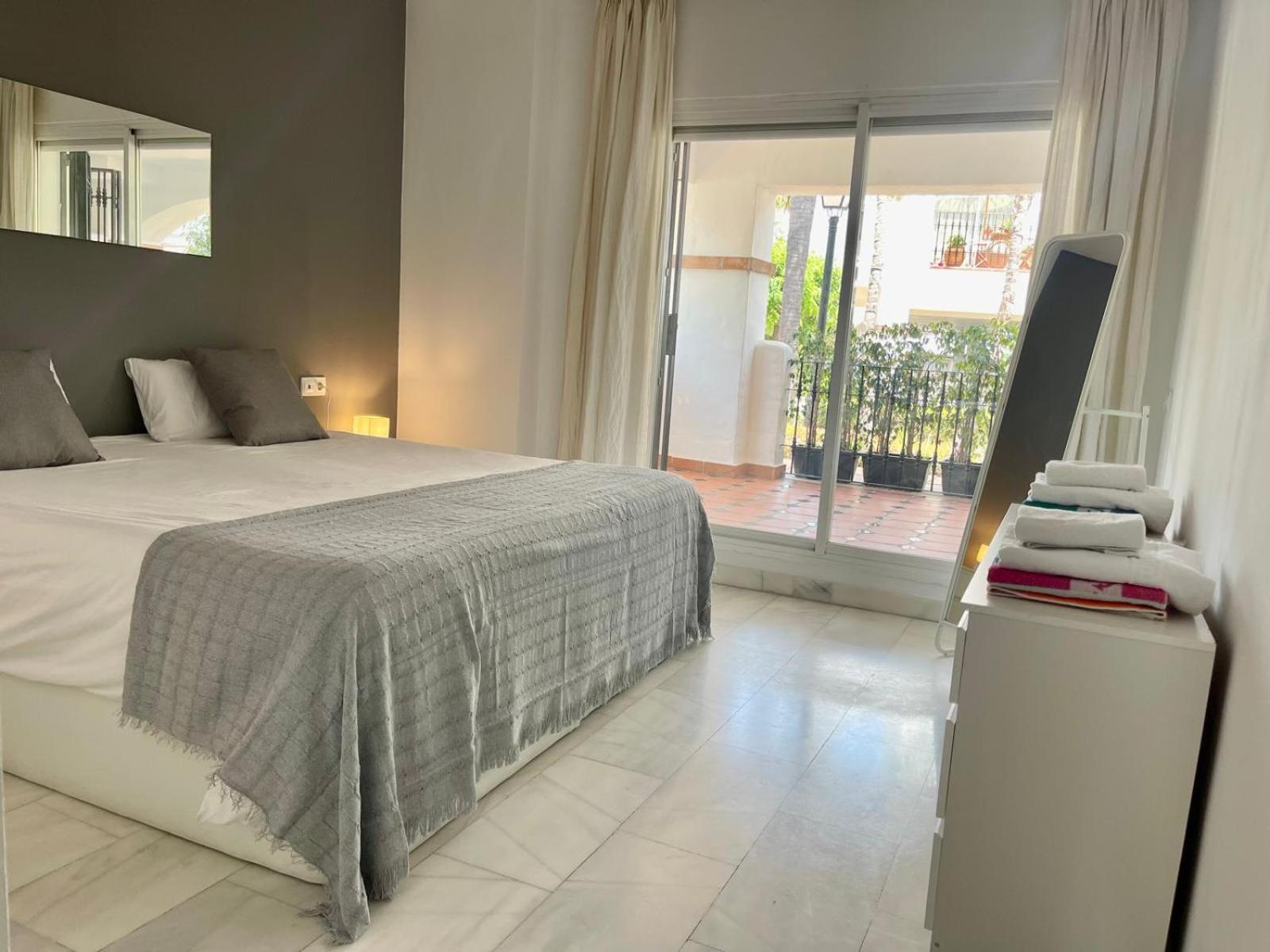מארבלה Solguest Apt A 7 Minutos De Puerto Banus 1ª Linea Playa!!! מראה חיצוני תמונה